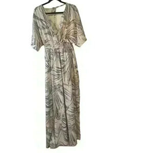 Identity maxi dress neutral colors blue,white and tan size medium